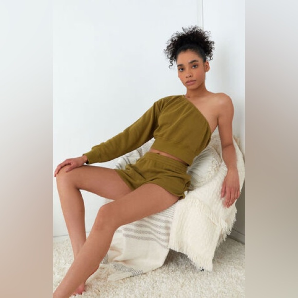 LA Hearts by PacSun Lounge One Shoulder Sweatshirt & Sundown Fleece Sweat Shorts